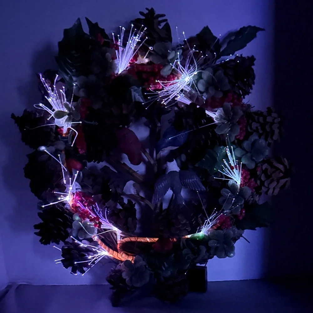 Fiber Optic Holiday Wreath Birds Accorn Holly Berries Color Changing Vintage